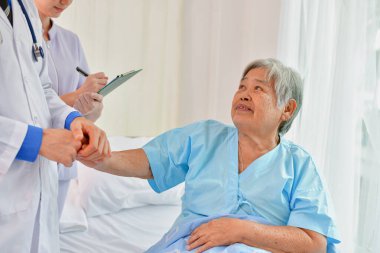 Family Dentistry vs General Dentistry: Which Is Right for Your Loved Ones?