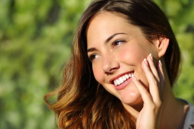 Cosmetic Dentistry with Veneers: Achieve a Flawless, Natural-Looking Smile